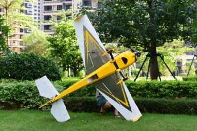 Skywing Edge ARF 20CC/ 90E 67" Gul-Svart